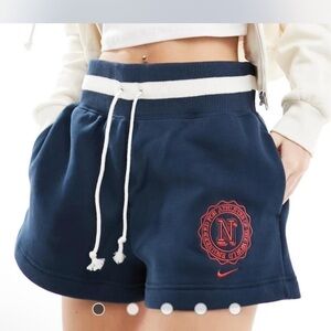 Women's Nike Sportswear Phoenix Fleece
High-Waisted Campus Shorts